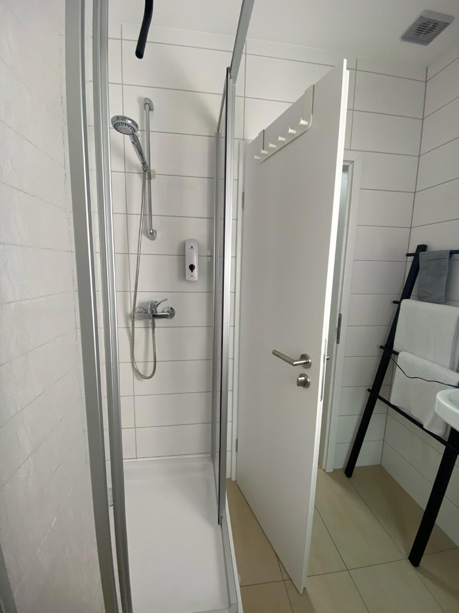 Discovair Eisenach - Dachstudio Emma - Schwimmbad-Nah Mit Netflix Exterior photo